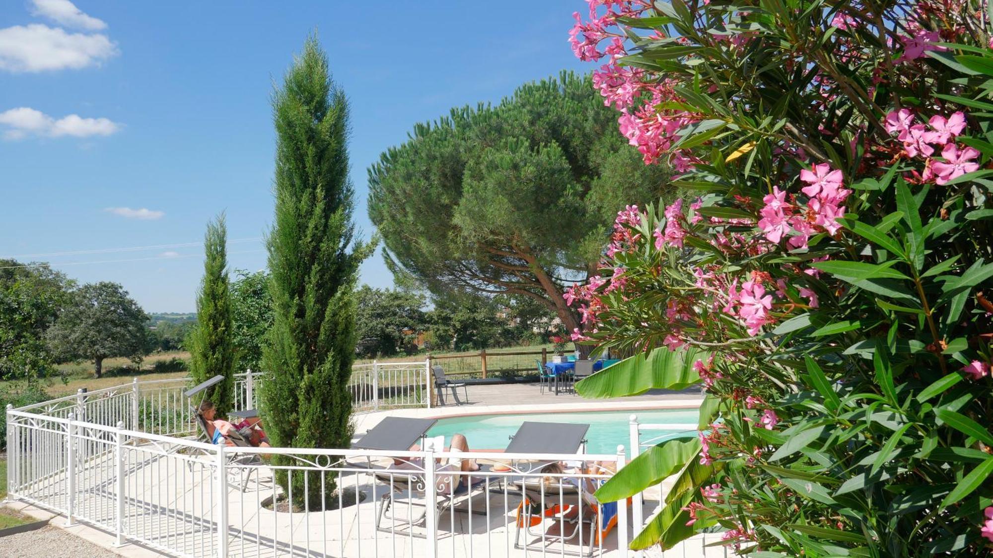 Les Gites De Bellevue Nueil-sous-les-Aubiers Exterior foto
