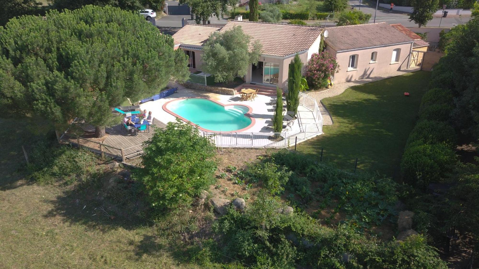 Les Gites De Bellevue Nueil-sous-les-Aubiers Exterior foto